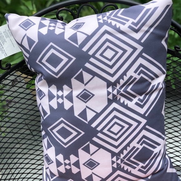 Outdoor & Indoor, ‘ Tribal’ Pillow. - Picture 4 of 8